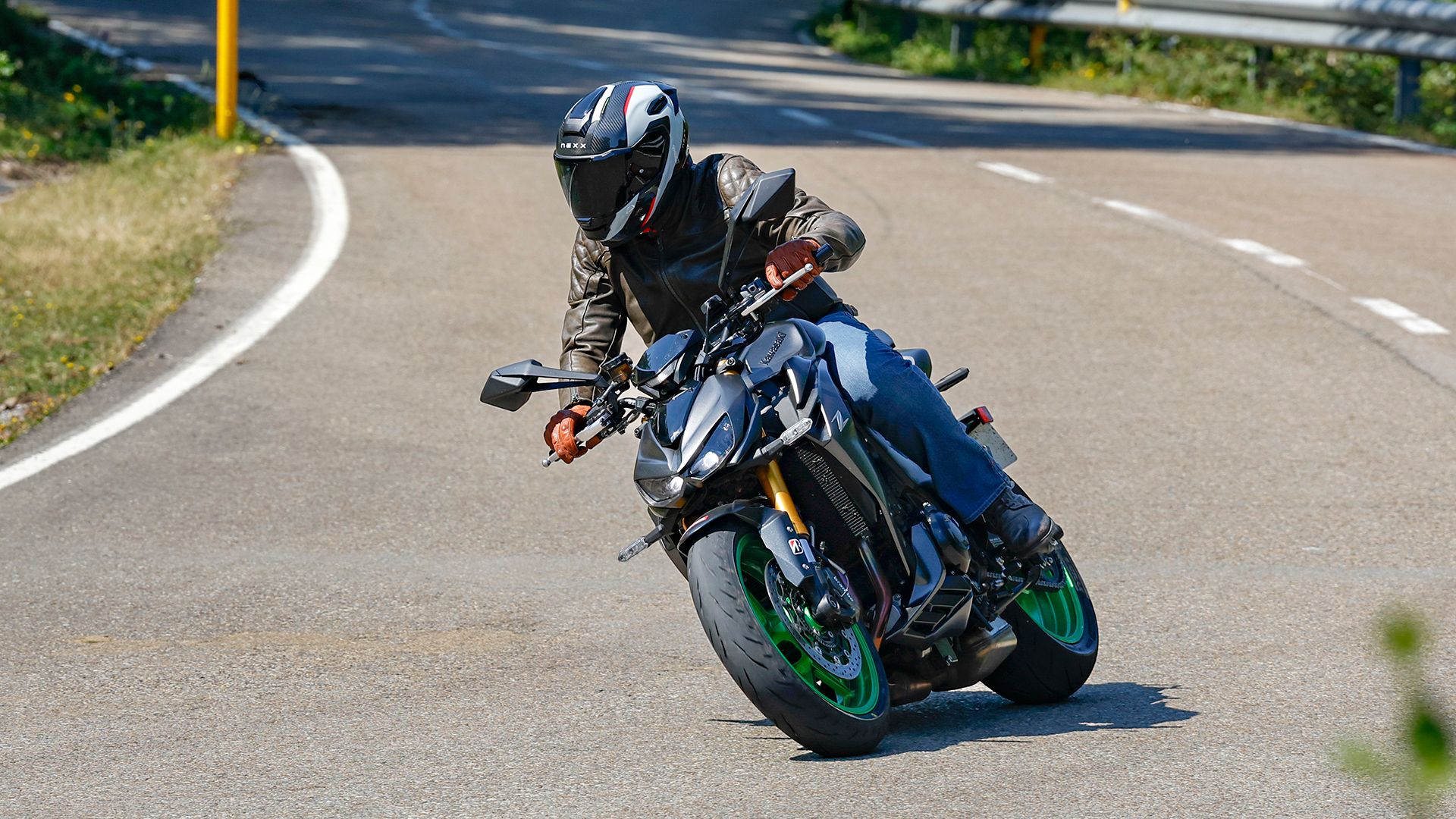 KawasakiI Z1100 SE 2026 Accion (20)