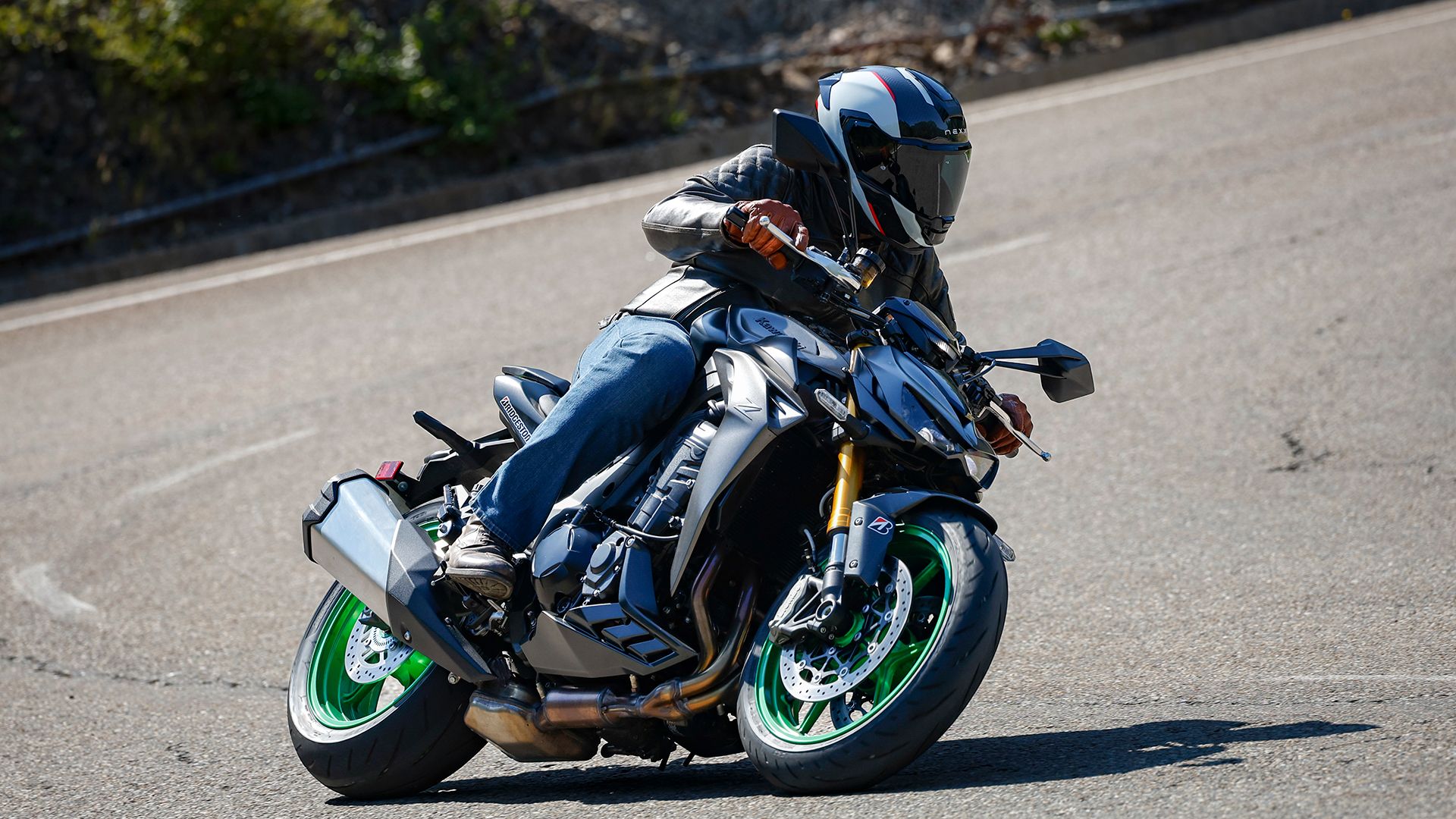 KawasakiI Z1100 SE 2026 Accion (21)