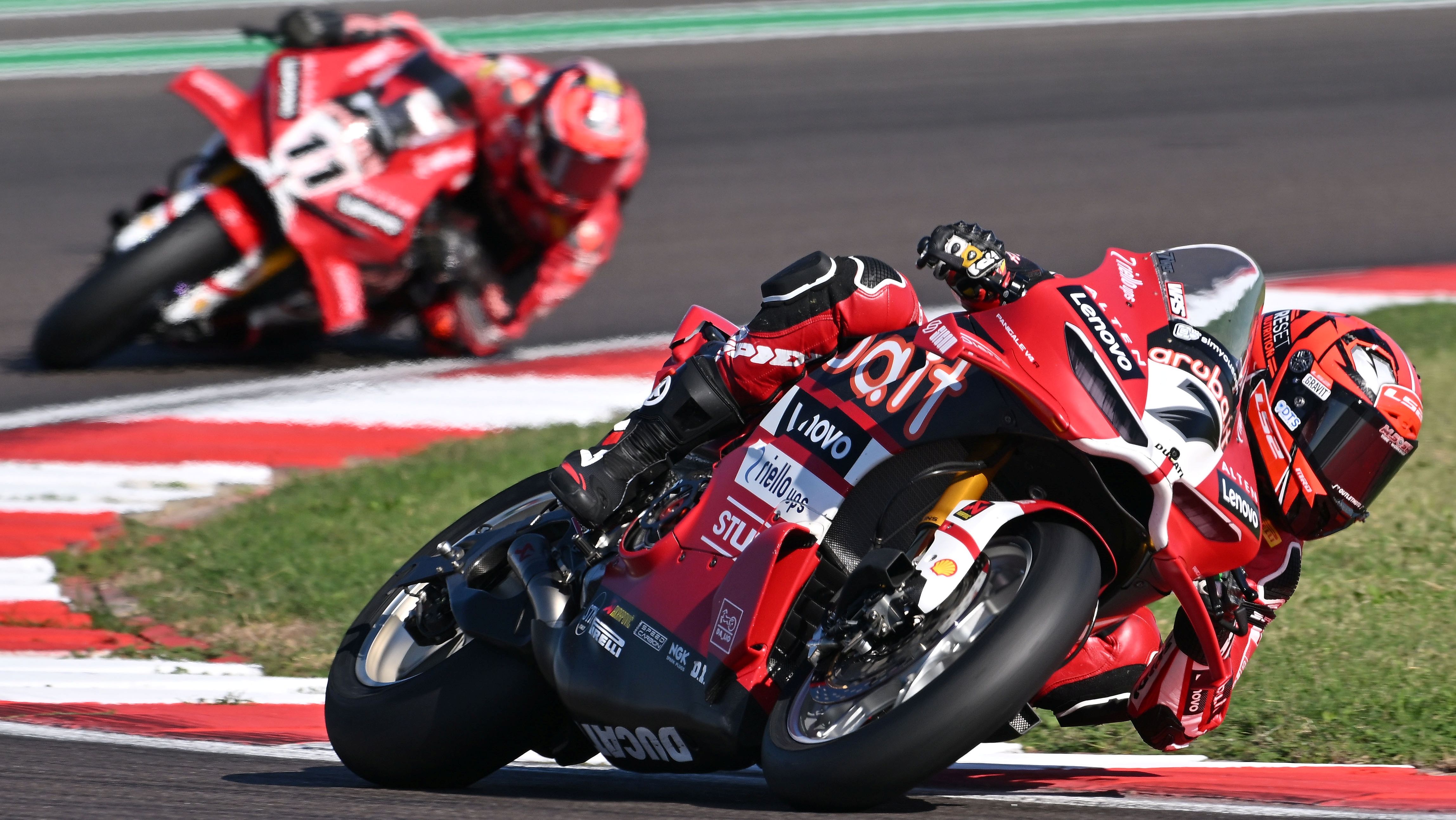 Iker Lecuona ha dominado de inicio a fin la primera carrera de Superbike en Cremona