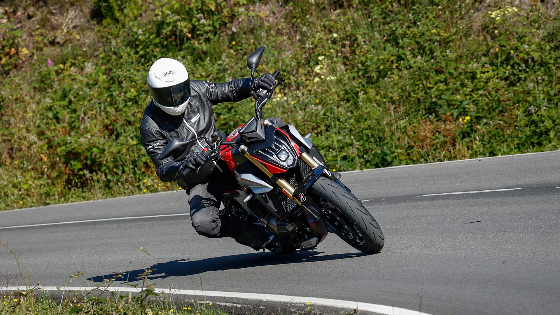 QJMotor SRK600 2026 Accion (1)