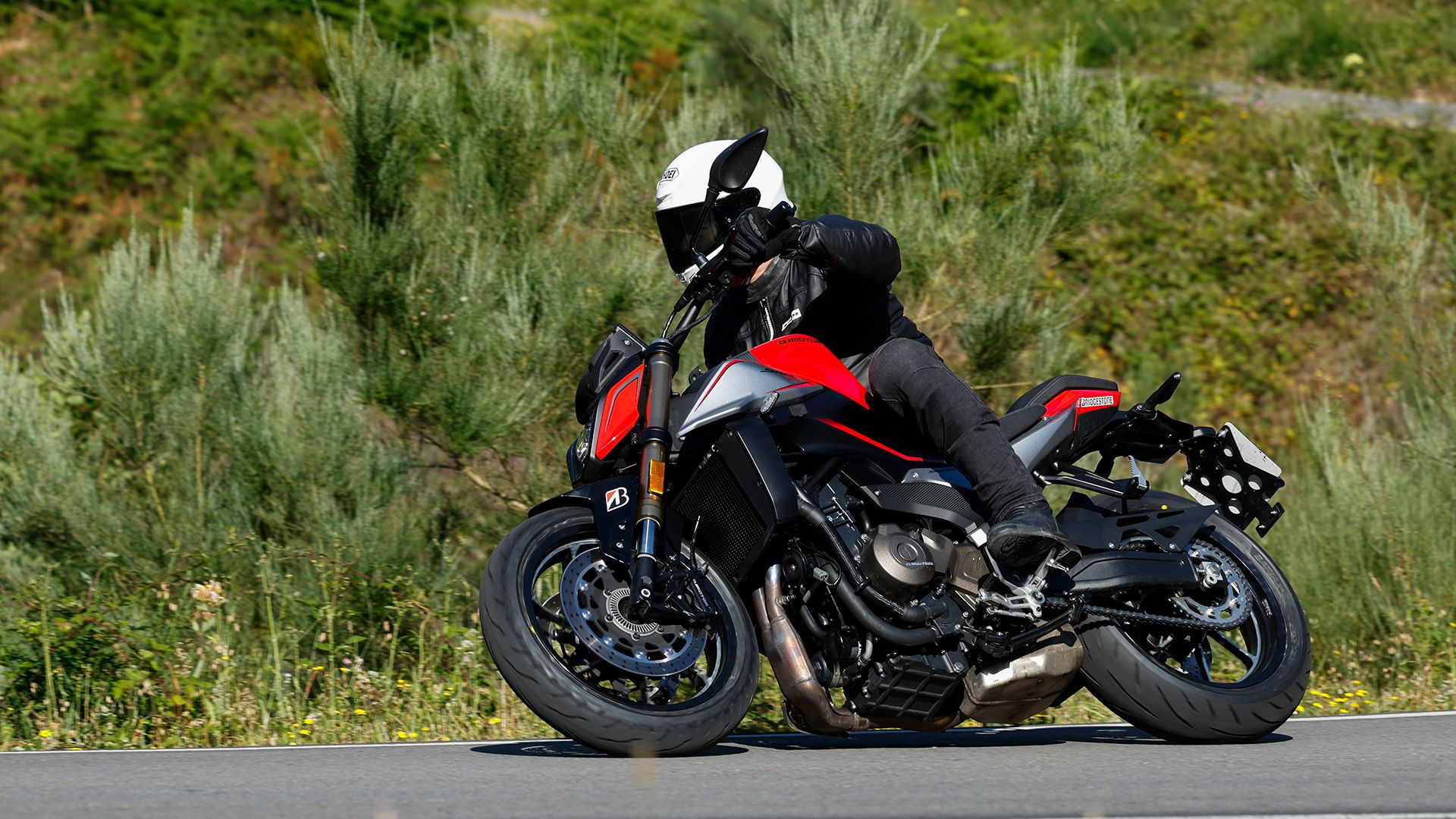QJMotor SRK600 2026 Accion (3)