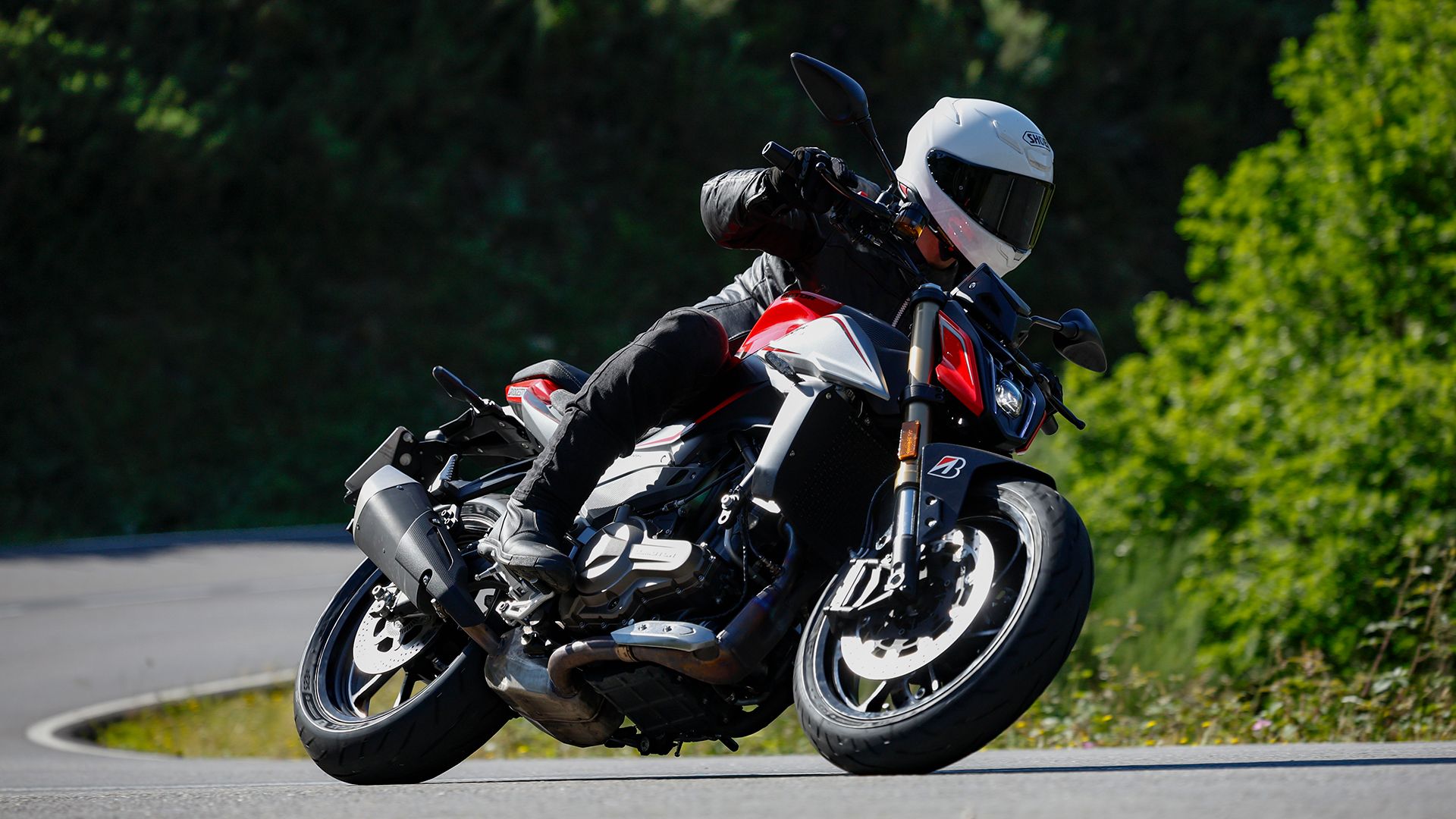 QJMotor SRK600 2026 Accion (6)