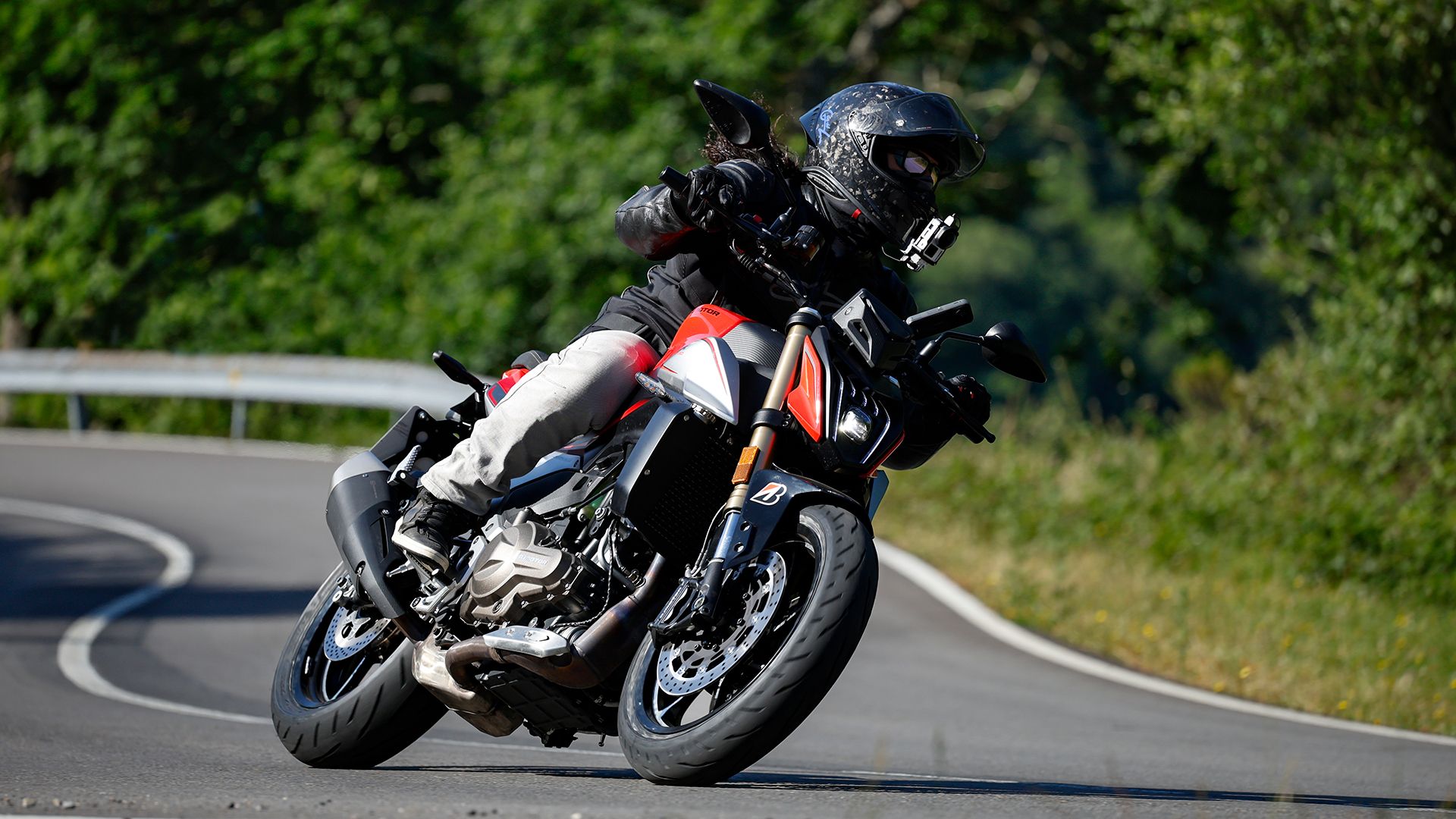 QJMotor SRK600 2026 Accion (11)
