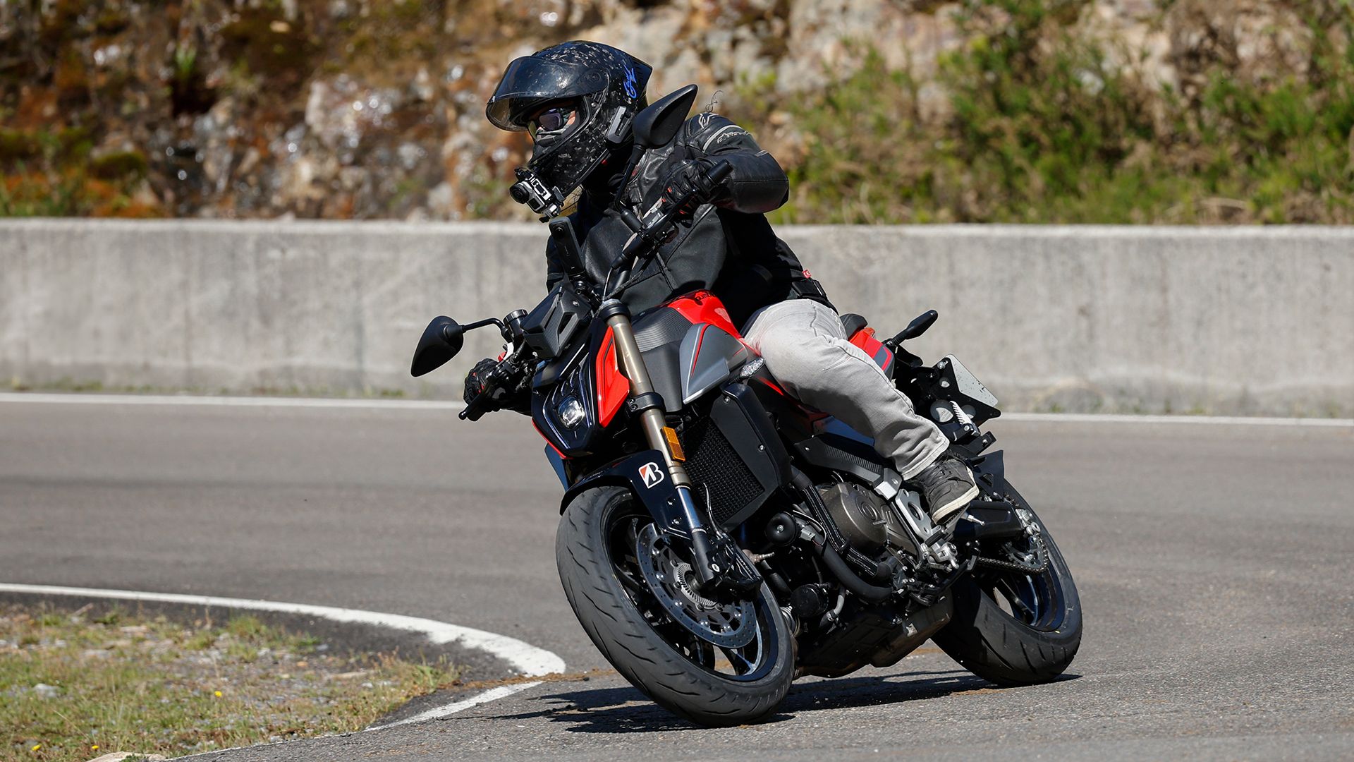 QJMotor SRK600 2026 Accion (13)