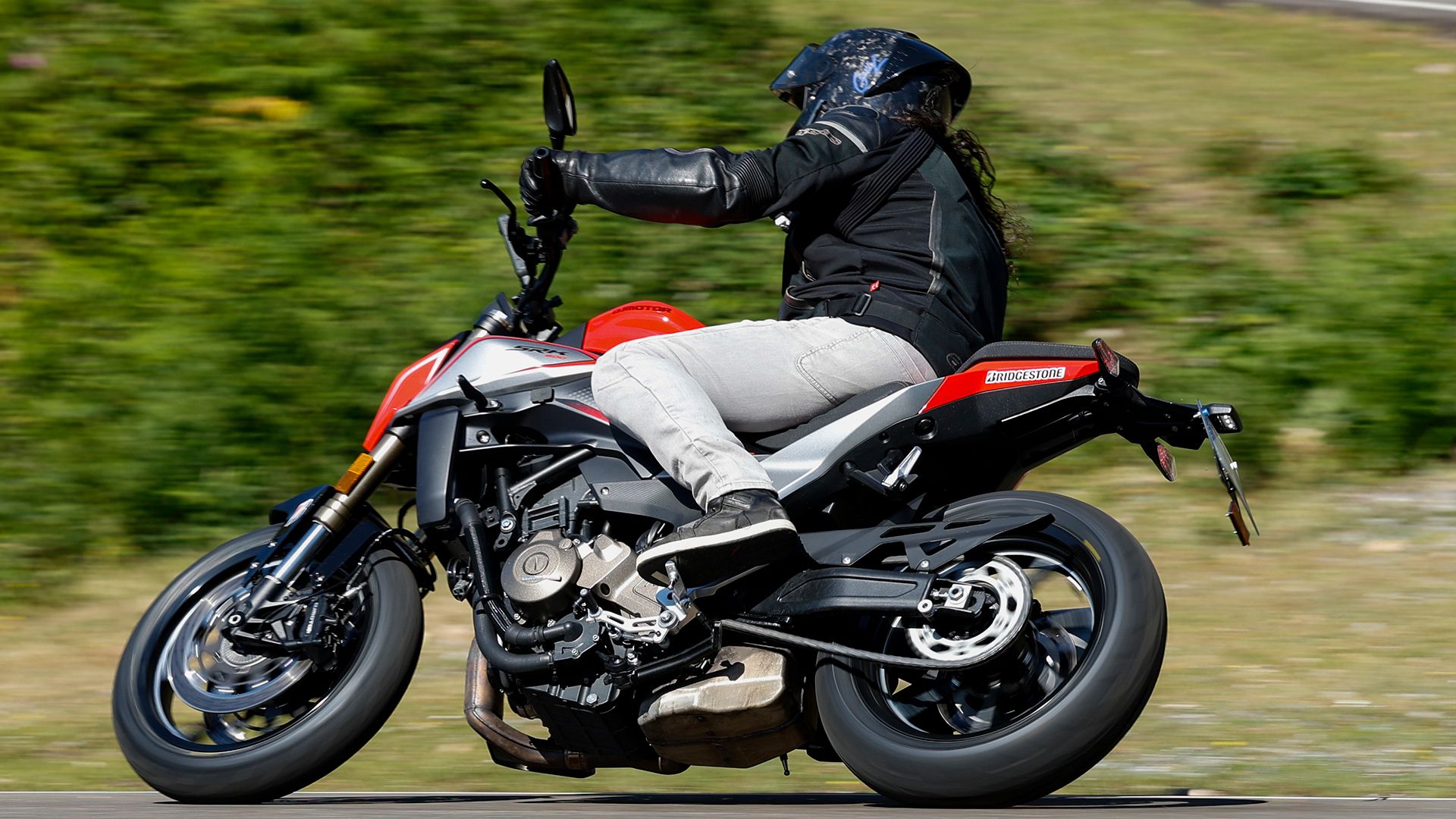 QJMotor SRK600 2026 Accion (19)