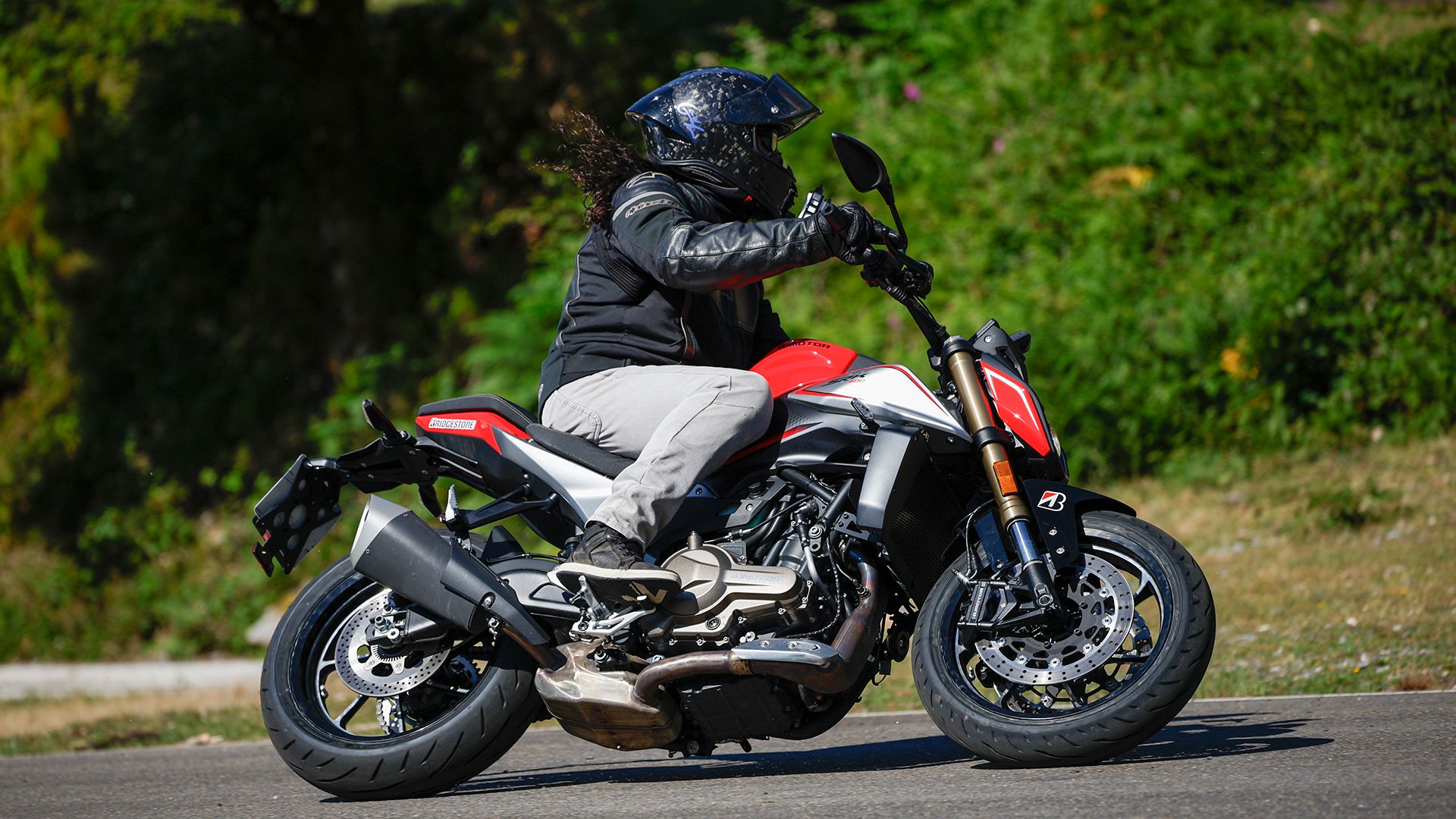 QJMotor SRK600 2026 Accion (21)