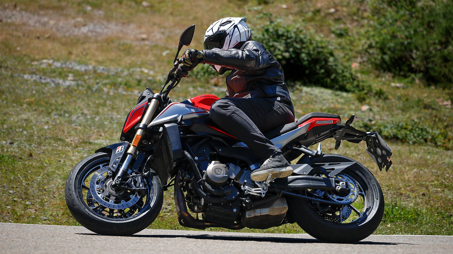 QJMotor SRK600 2026 Accion (24)