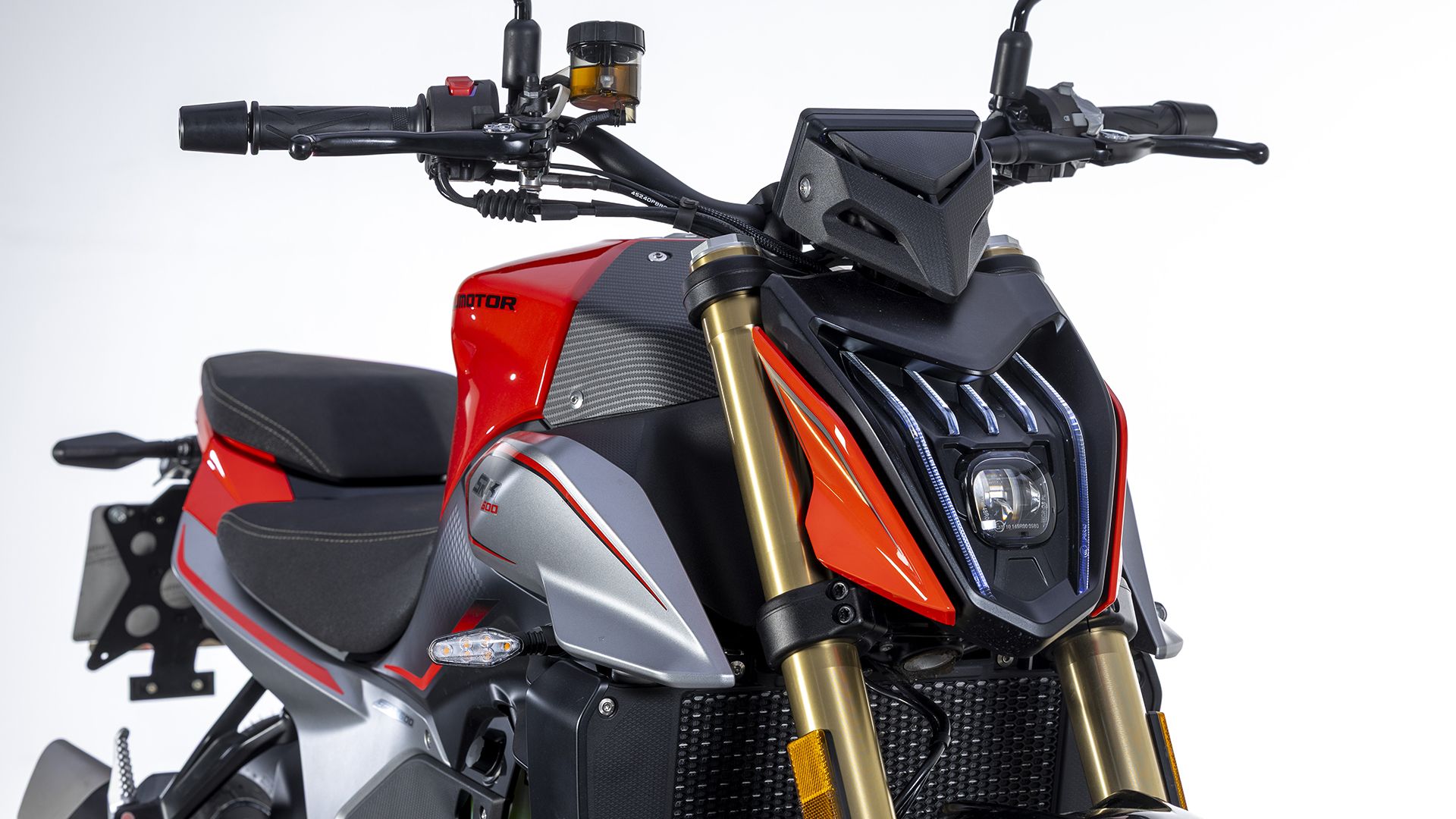 QJMotor SRK600 2026 Detalles (7)