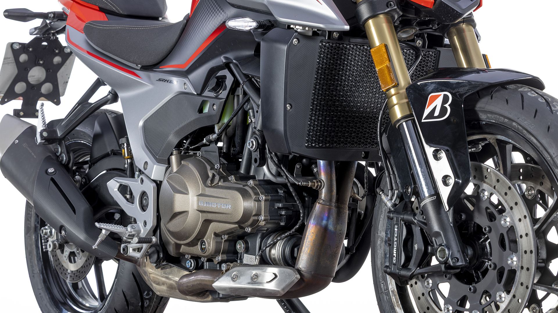 QJMotor SRK600 2026 Detalles (8)