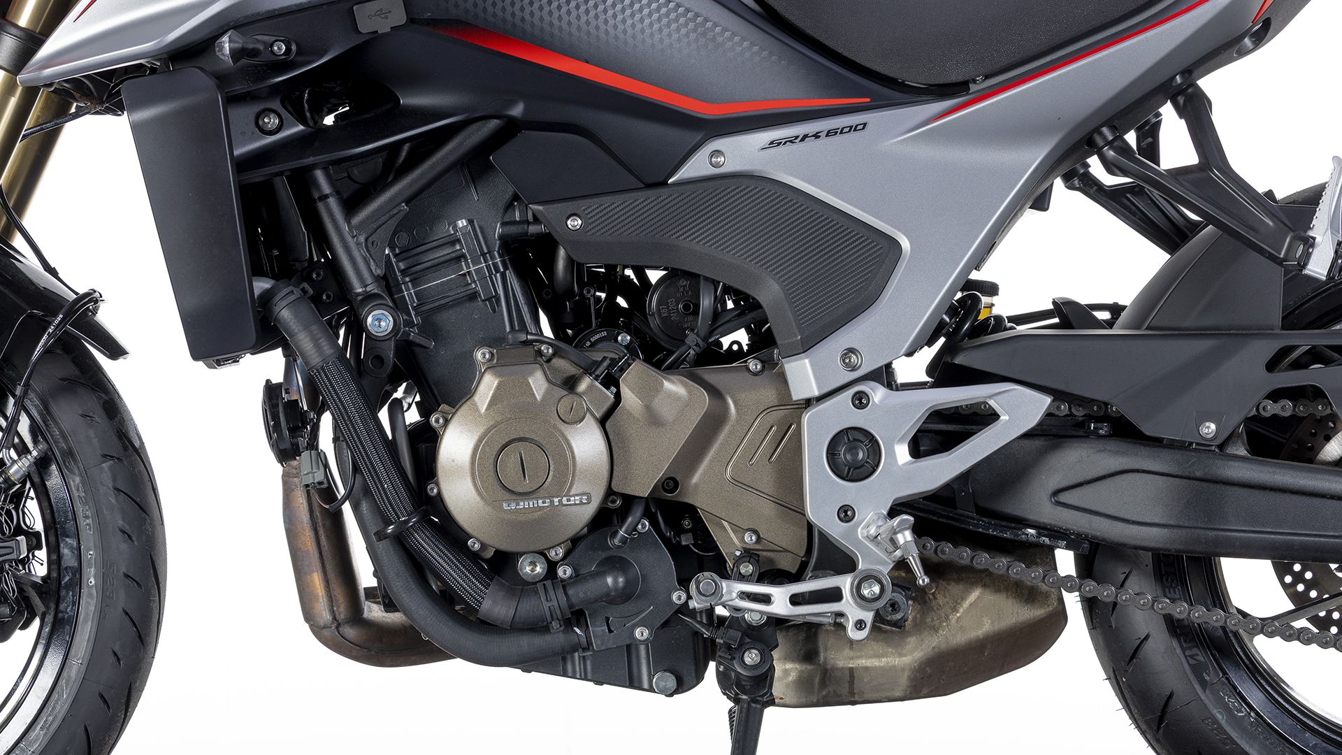 QJMotor SRK600 2026 Detalles (13)