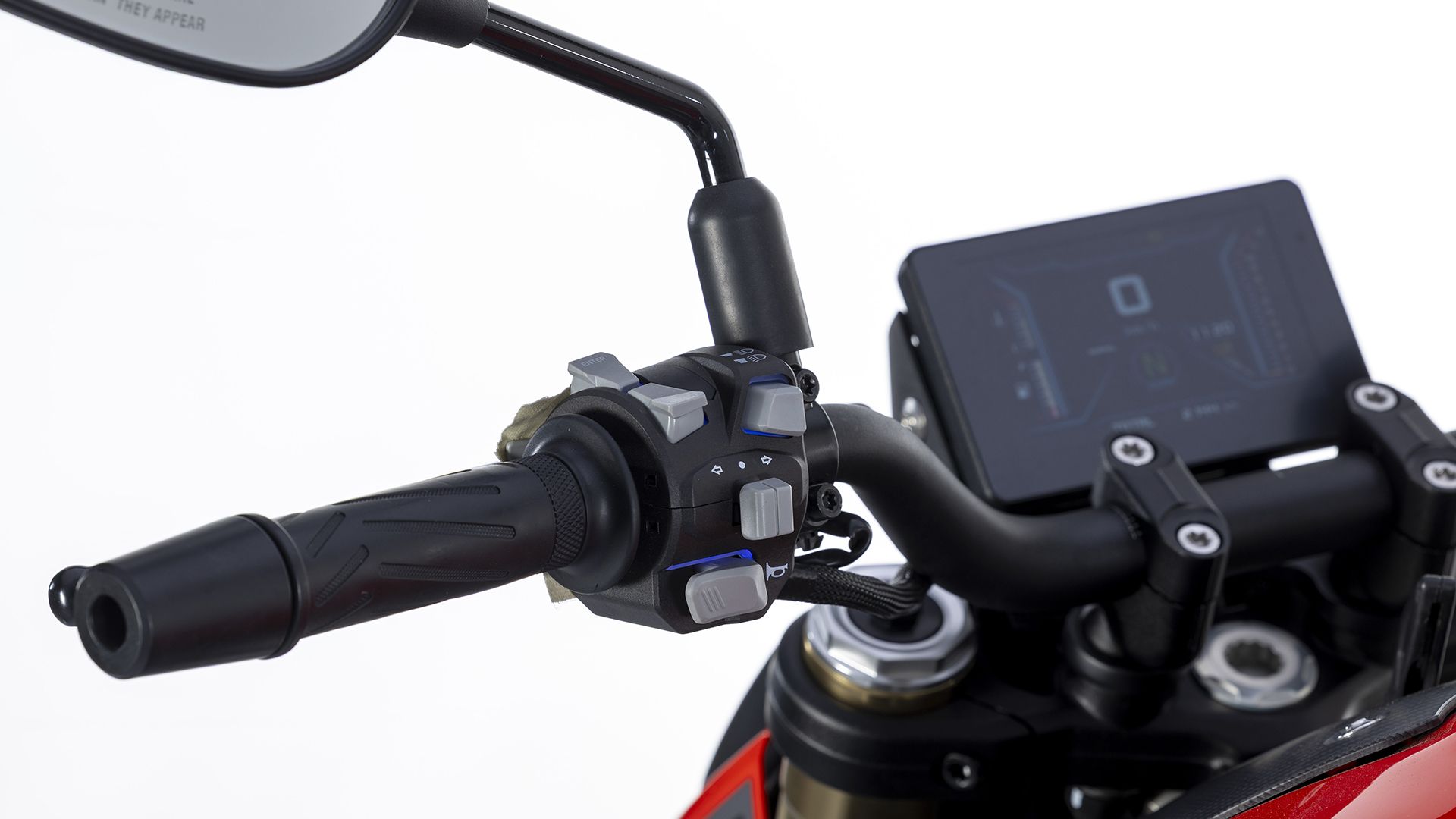 QJMotor SRK600 2026 Detalles (22)