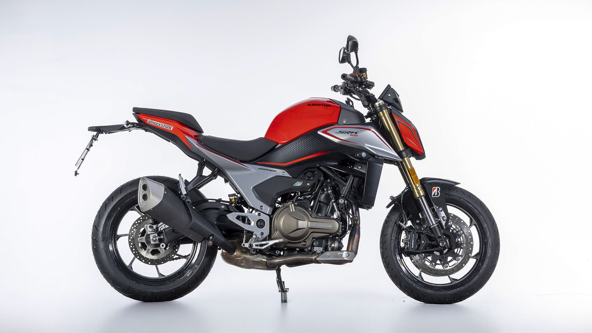 QJMotor SRK600 2026 Estudio (1)
