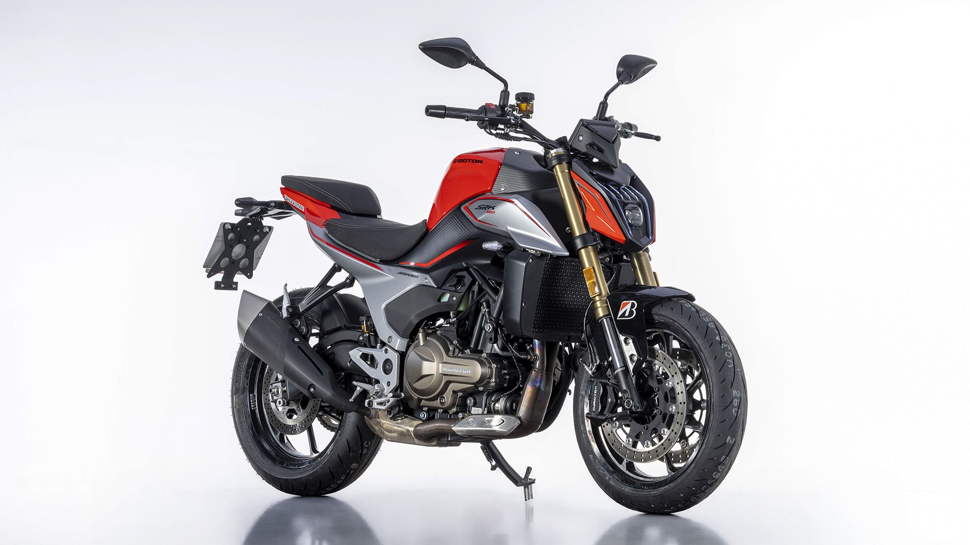 QJMotor SRK600 2026 Estudio (4)