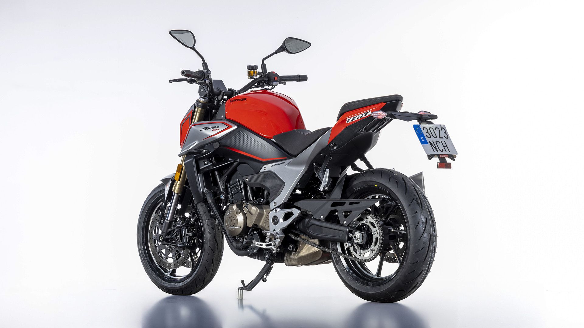 QJMotor SRK600 2026 Estudio (6)