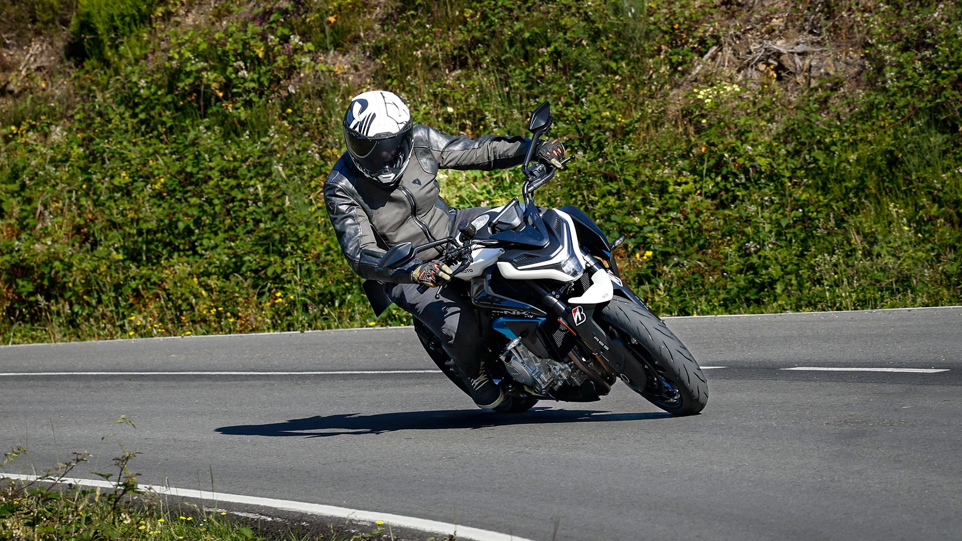 CFMoto 675NK 2026 Accion (1)