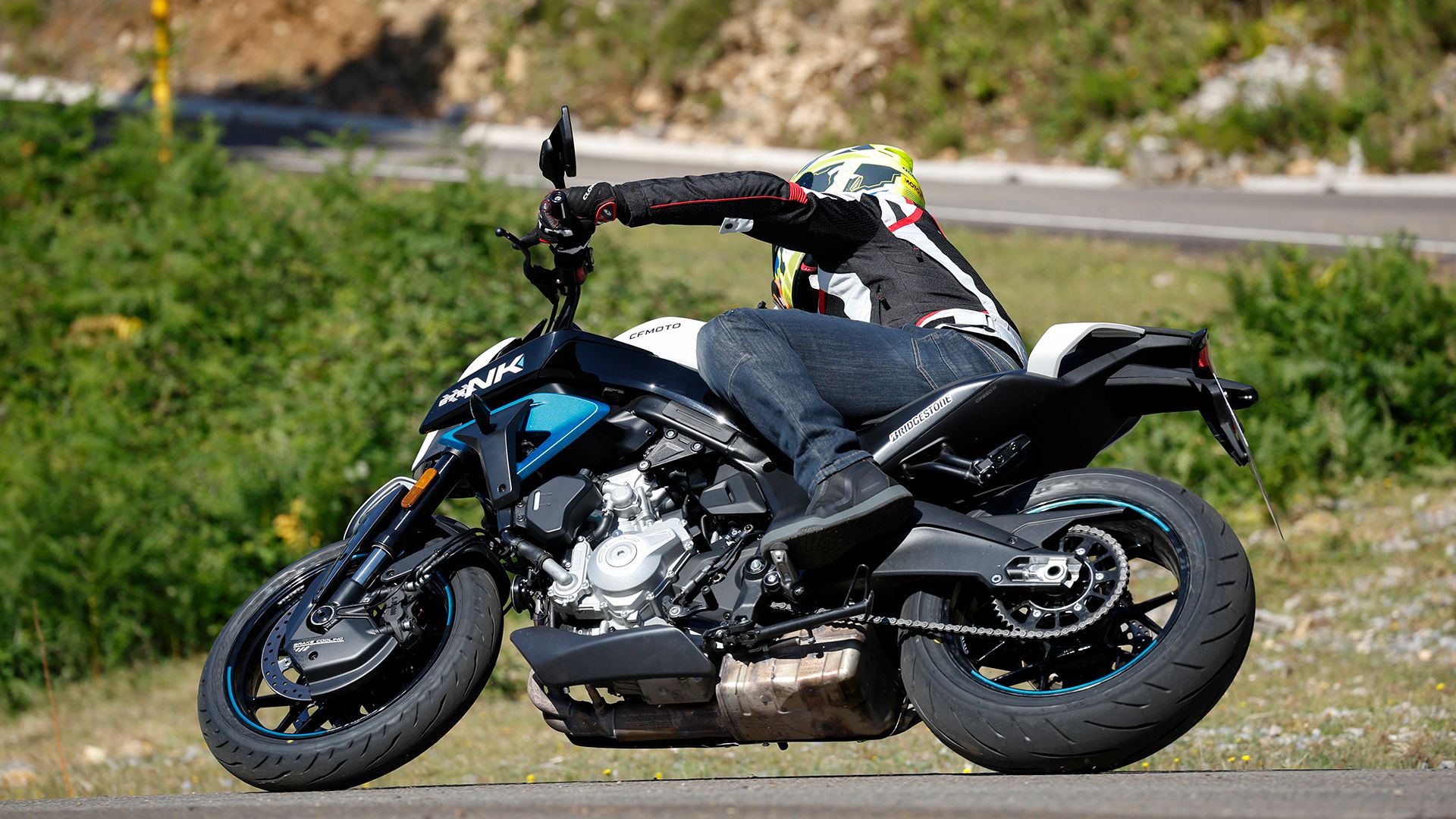 CFMoto 675NK 2026 Accion (14)