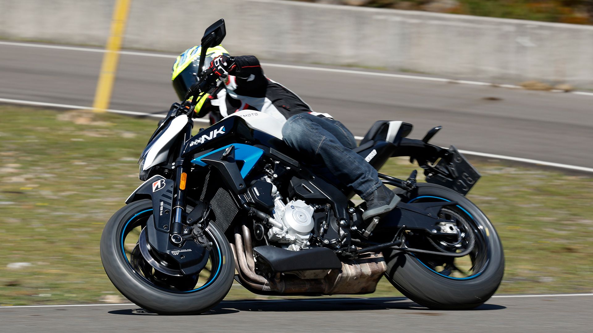 CFMoto 675NK 2026 Accion (19)