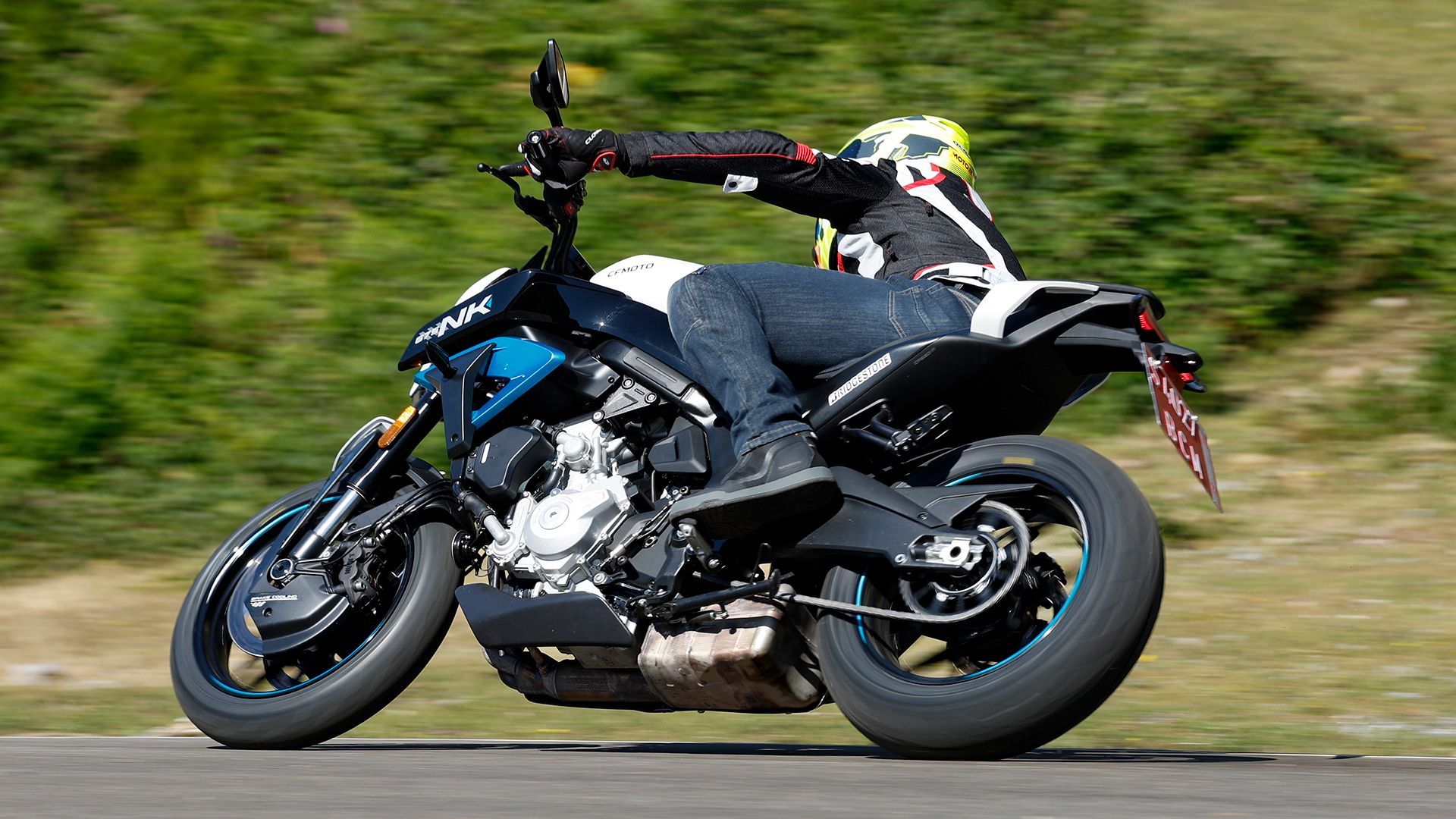 CFMoto 675NK 2026 Accion (20)