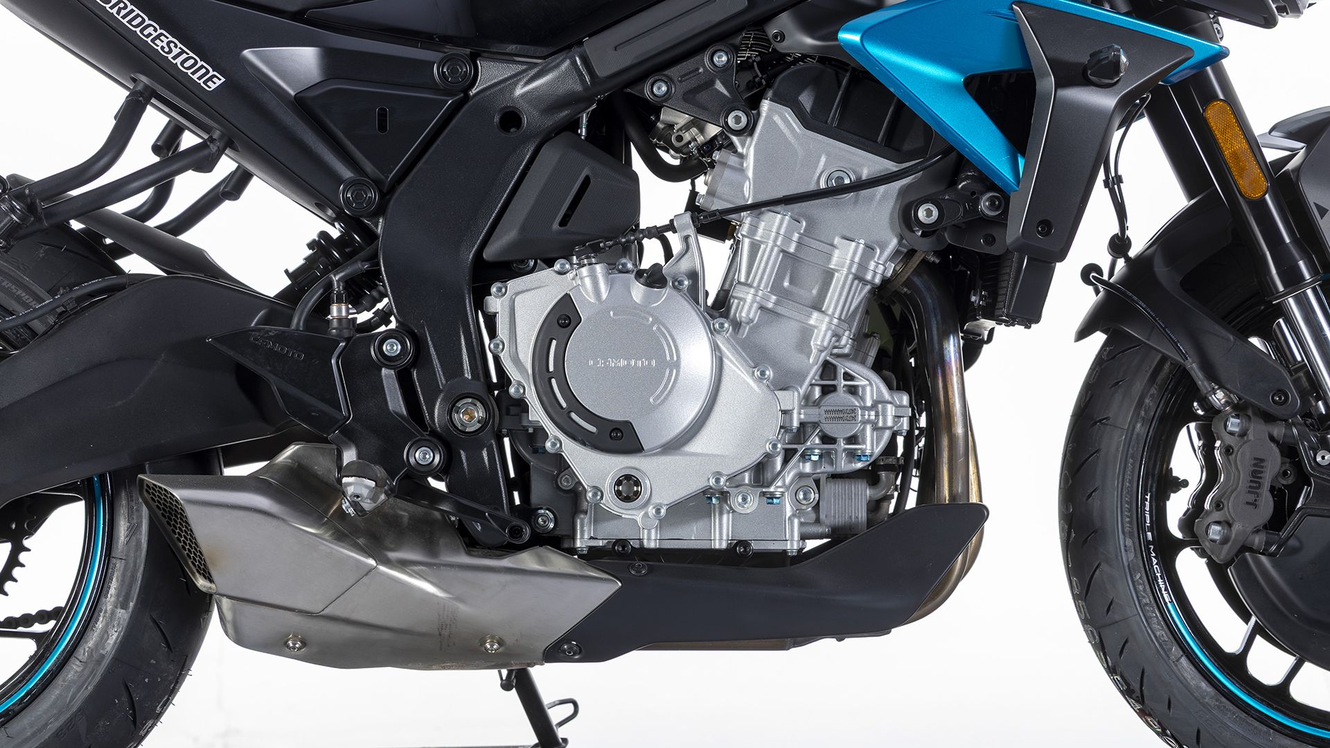 CFMoto 675NK 2026 Detalles (2)