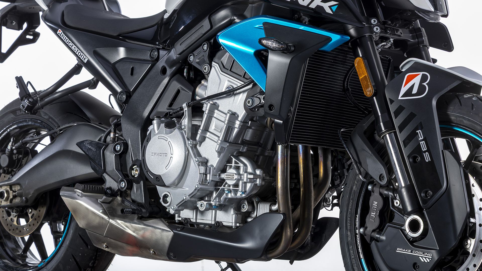 CFMoto 675NK 2026 Detalles (5)