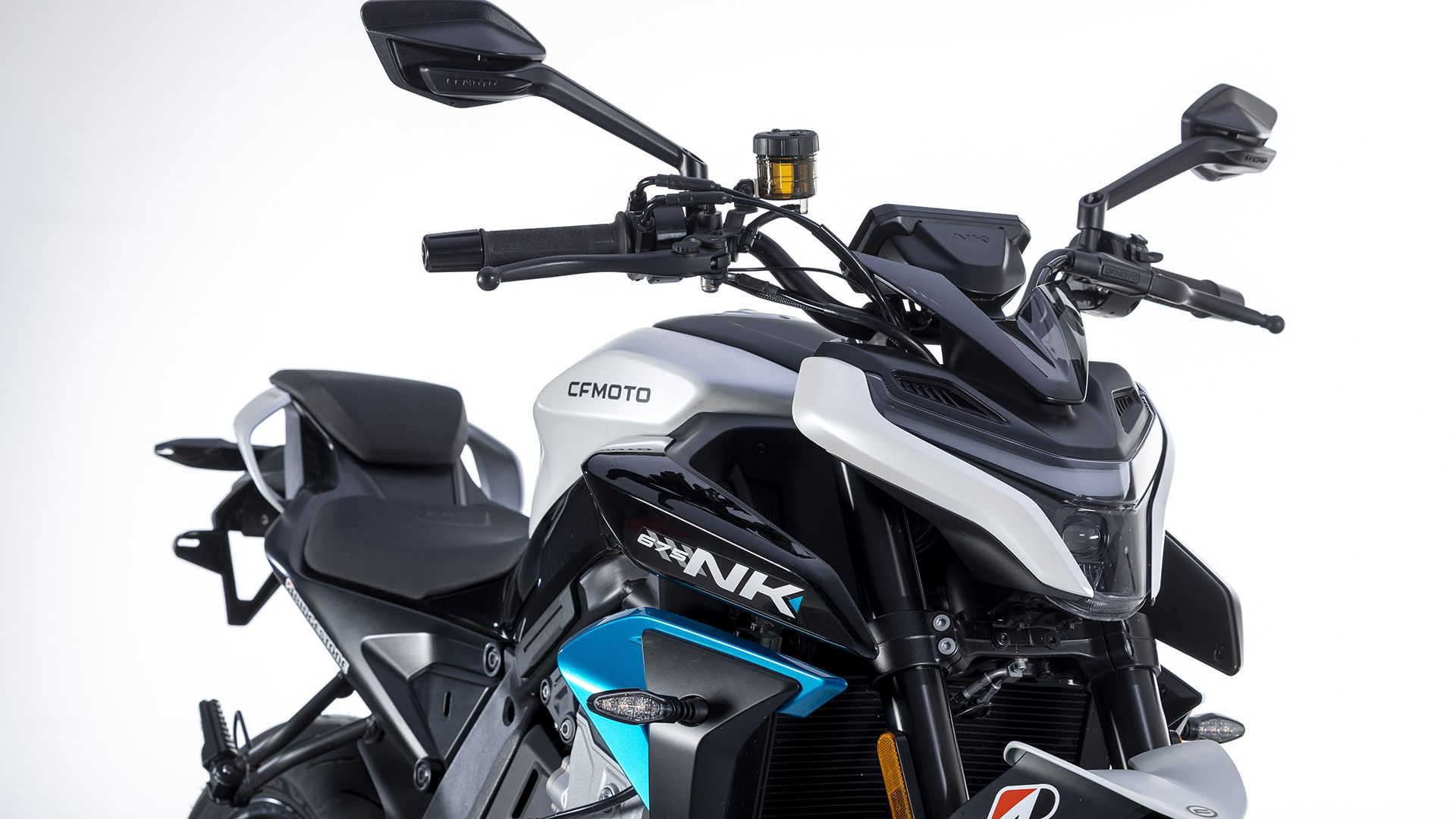 CFMoto 675NK 2026 Detalles (6)