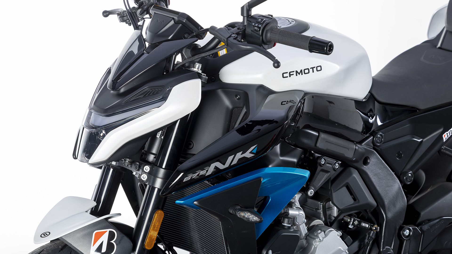 CFMoto 675NK 2026 Detalles (11)