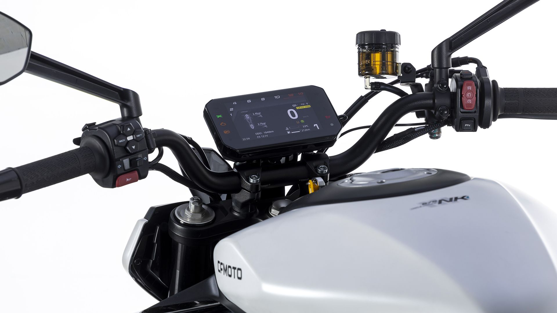 CFMoto 675NK 2026 Detalles (18)