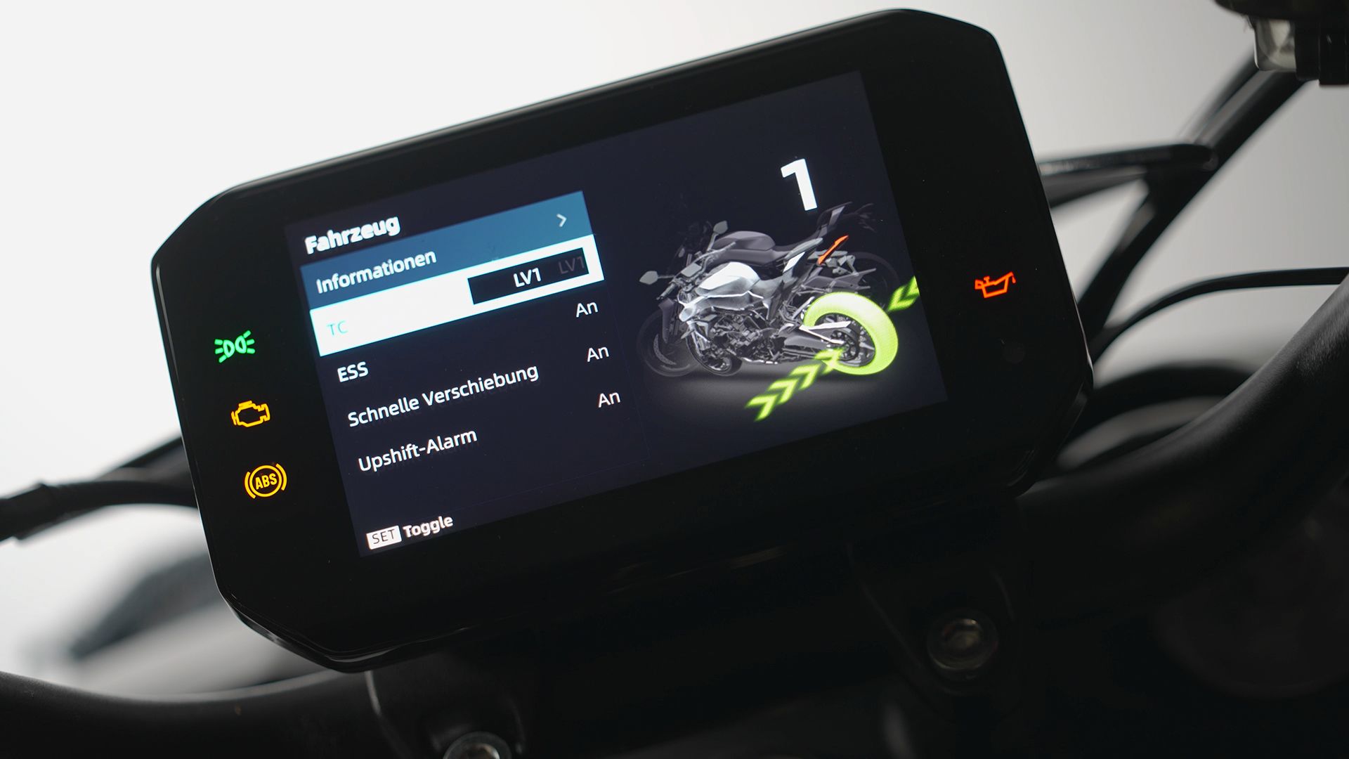 CFMoto 675NK 2026 Detalles pantalla (3)