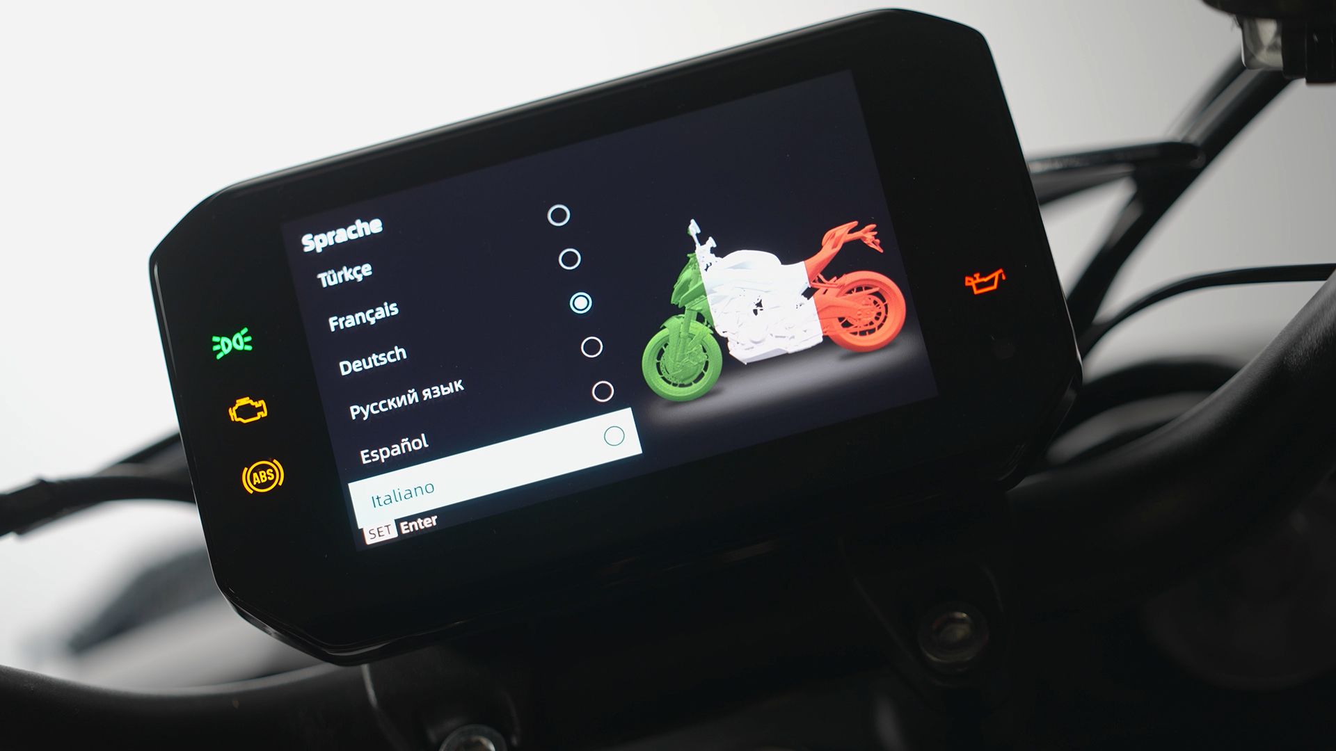 CFMoto 675NK 2026 Detalles pantalla (4)
