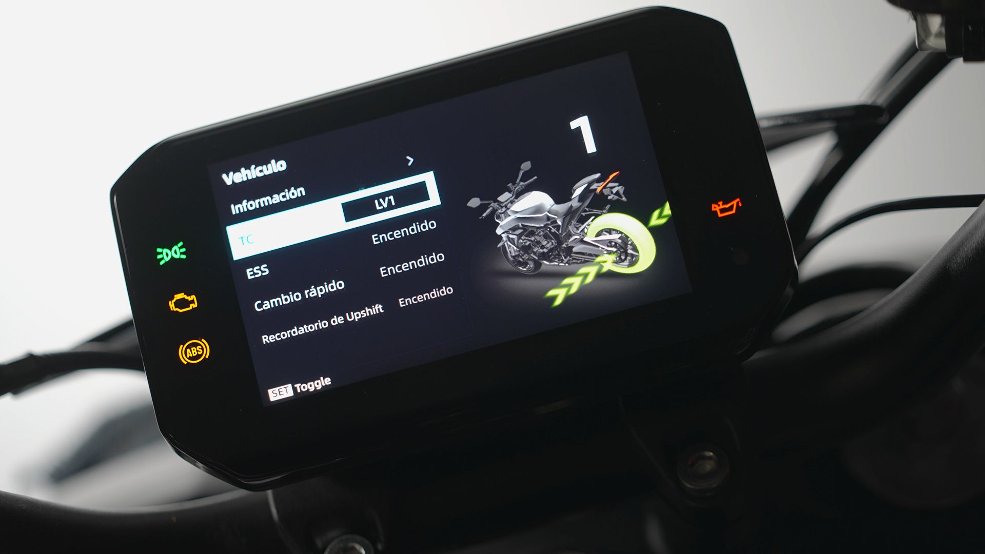 CFMoto 675NK 2026 Detalles pantalla (6)
