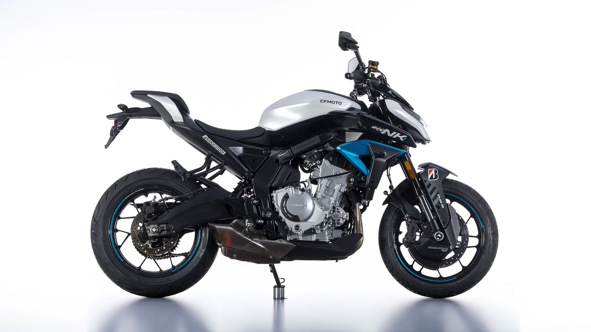 CFMoto 675NK 2026 Estudio (1)