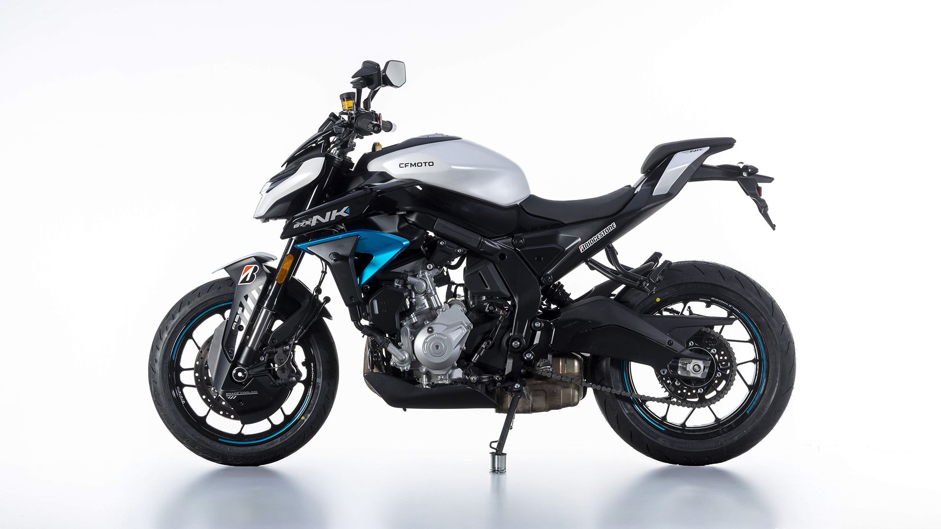 CFMoto 675NK 2026 Estudio (3)