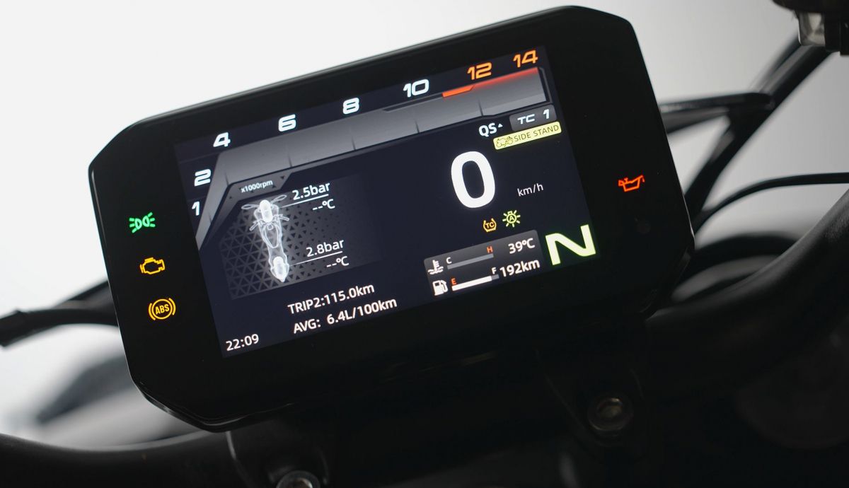 CFMoto 675NK 2026 Detalles pantalla (1)