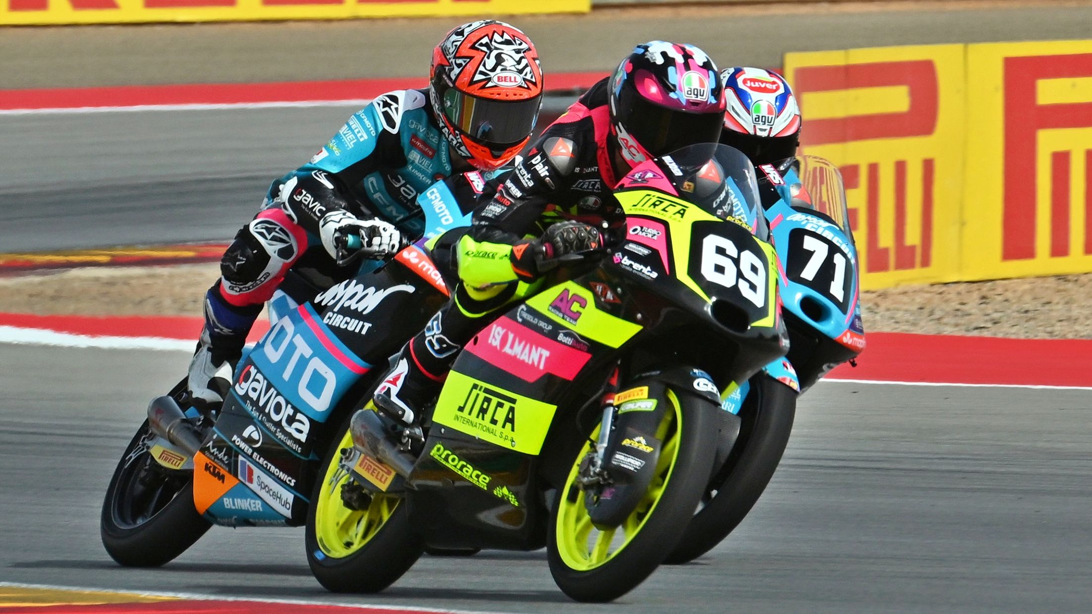 Fernando Bujosa y Carlos Cano se han llevado las victorias de Moto3 en Motorland