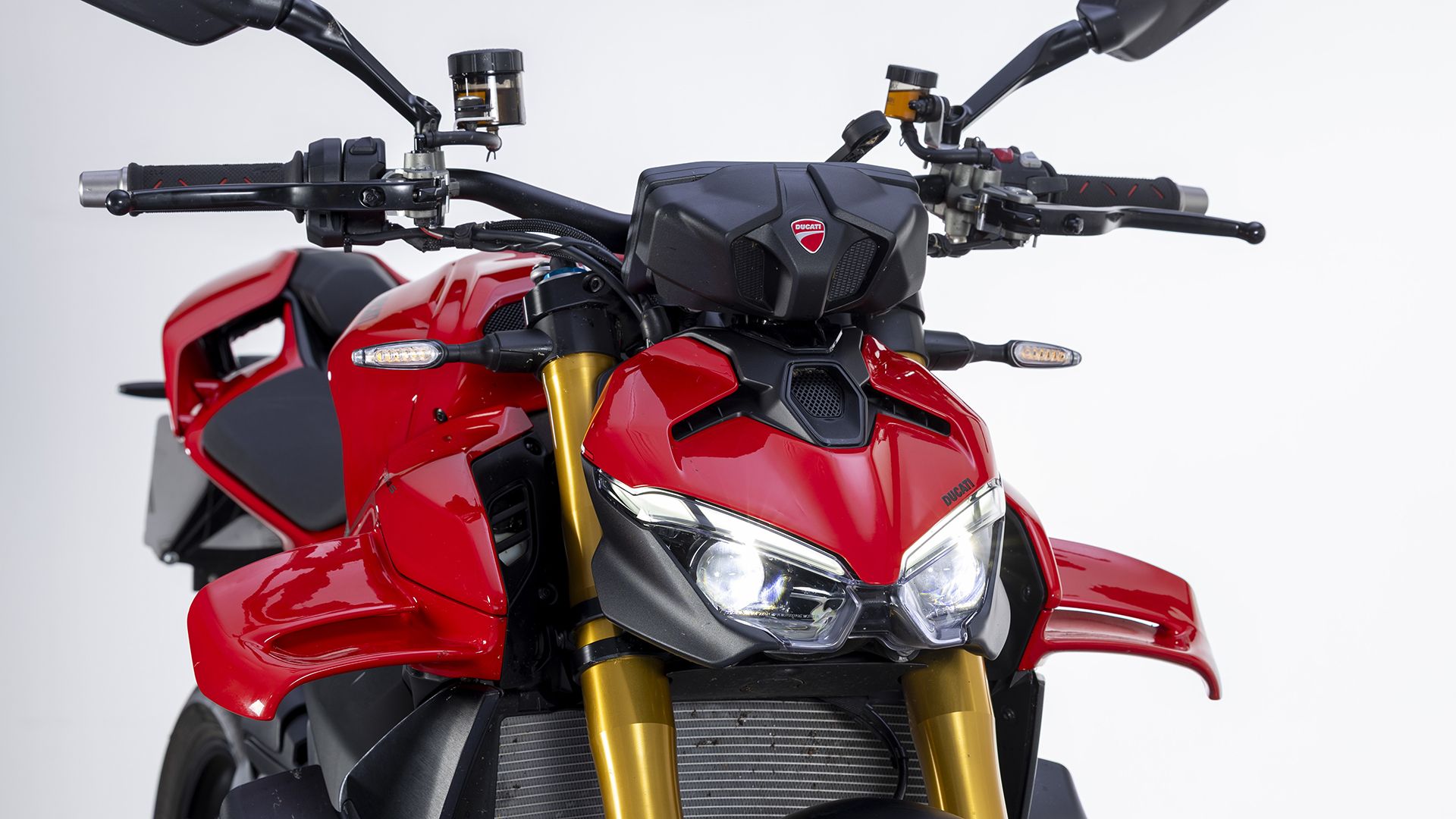 Ducati Streetfighter V4 S 2026 Detalles (10)