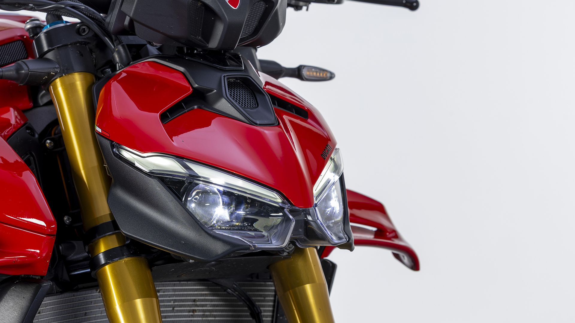Ducati Streetfighter V4 S 2026 Detalles (13)