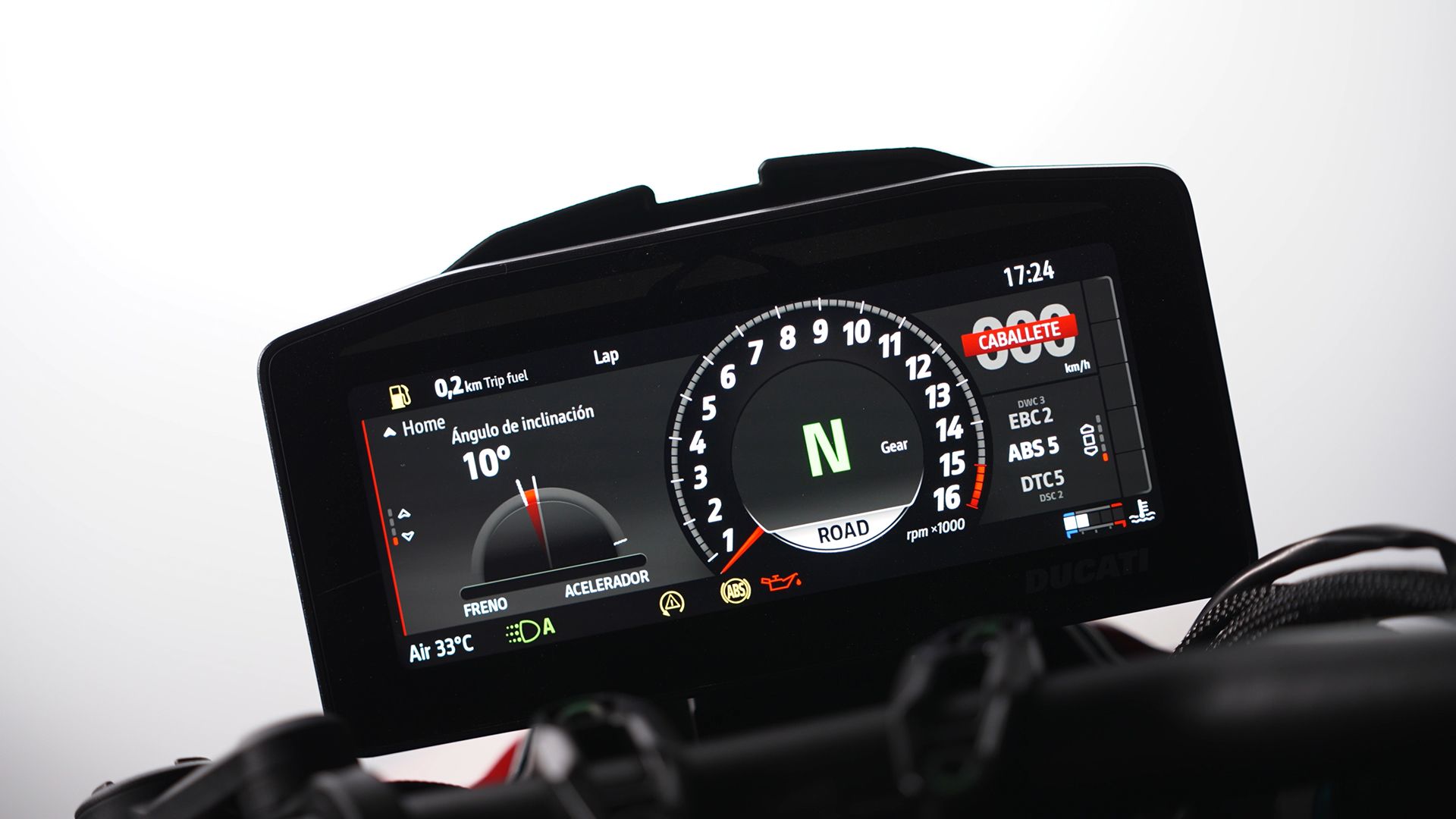 Ducati Streetfighter V4 S 2026 Detalles pantalla (1)