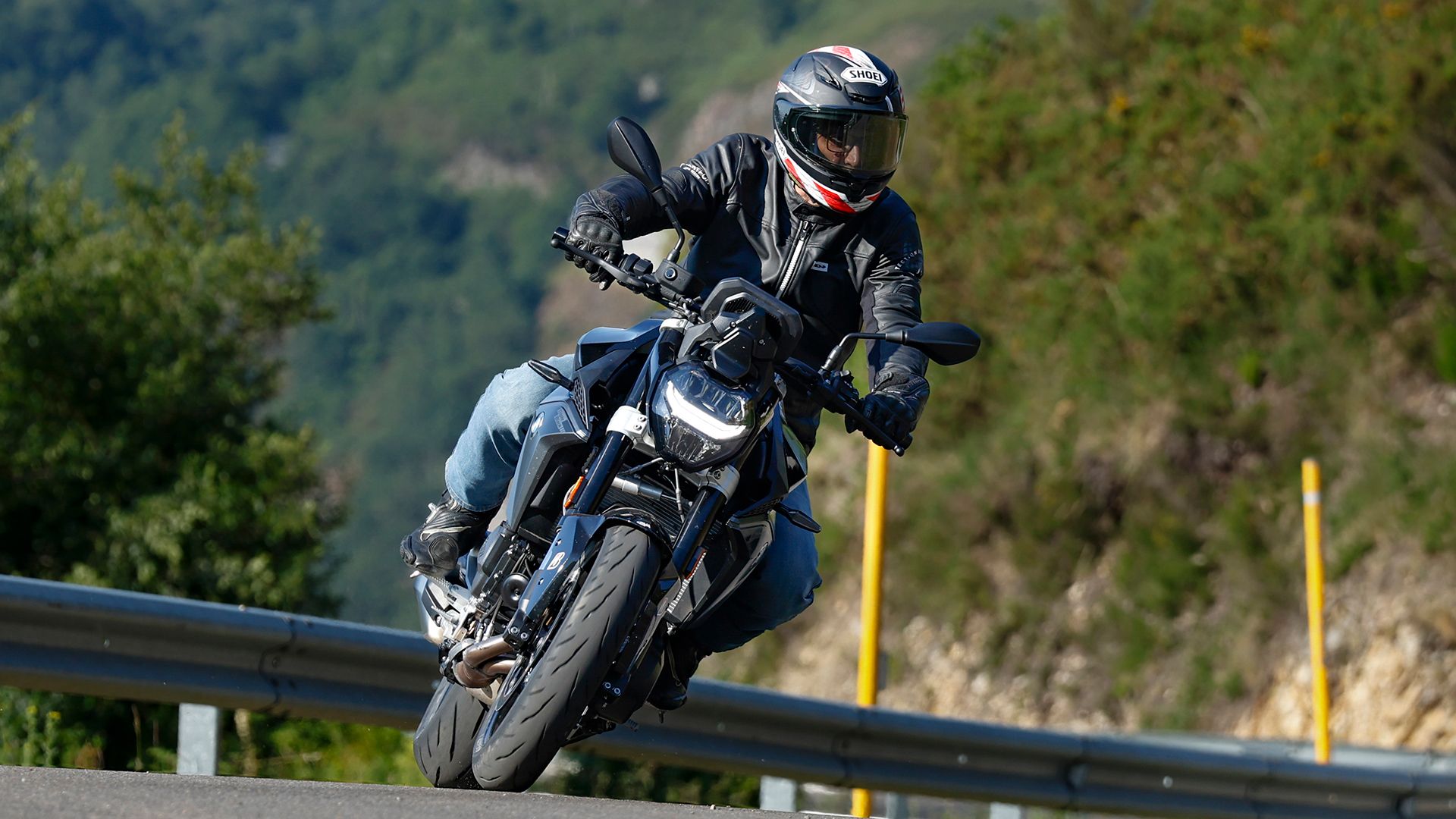 BMW F 900 R 2026 Accion (1)