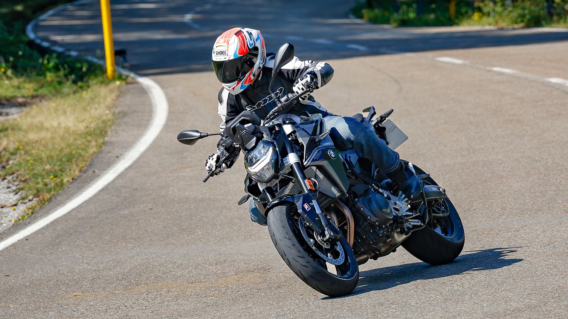 BMW F 900 R 2026 Accion (10)