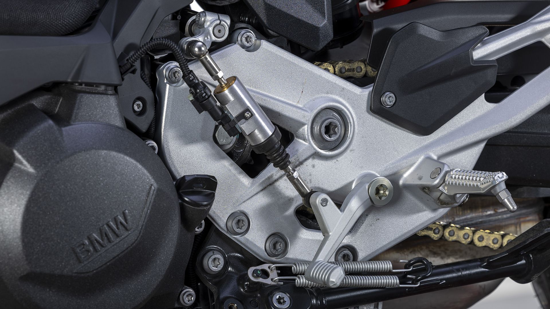 BMW F 900 R 2026 Detalles (7)