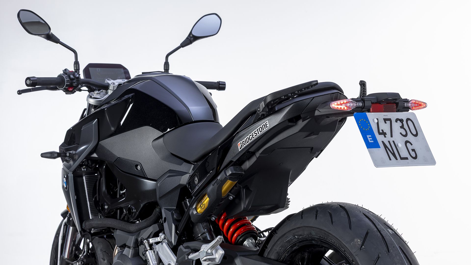 BMW F 900 R 2026 Detalles (11)