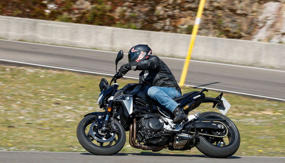 BMW F 900 R 2026 Accion (8)