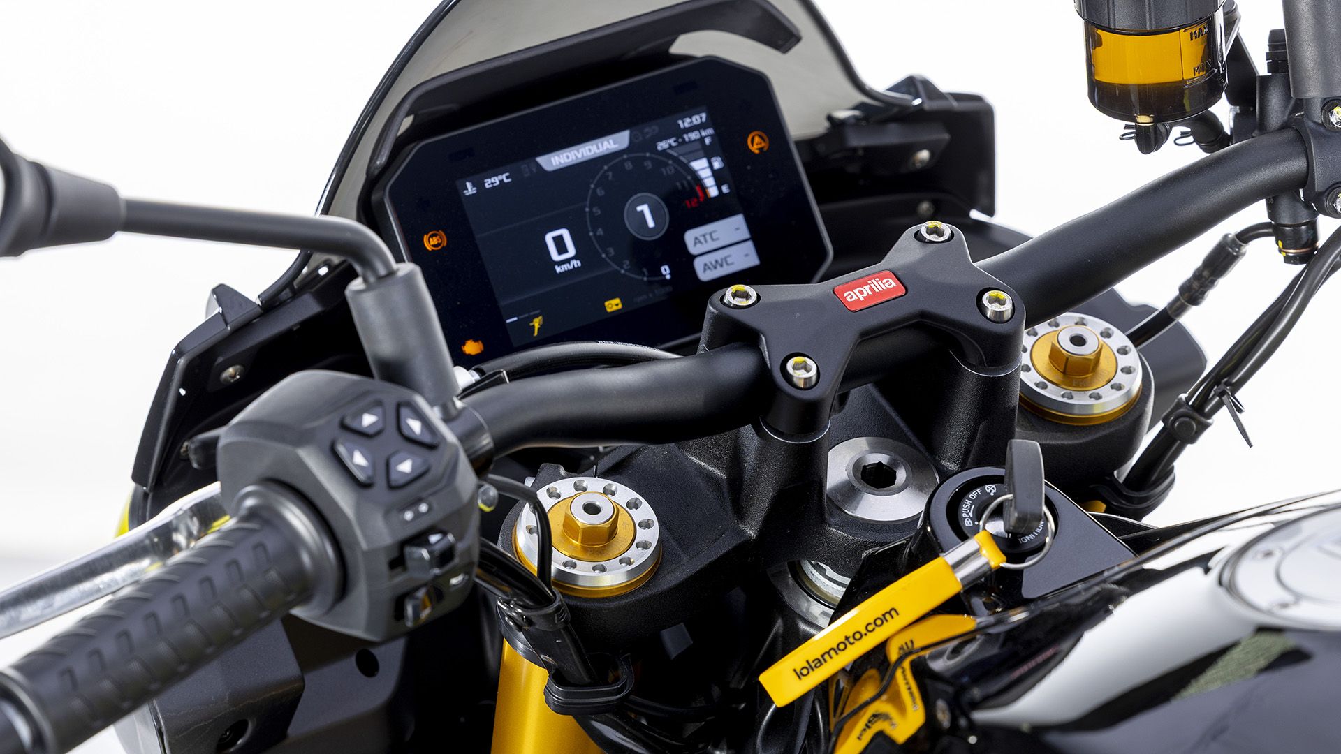 Aprilia Tuono 660 Factory 2026 Detalles (25)