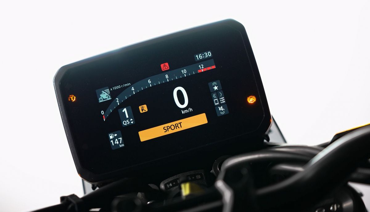 Honda CB1000 Hornet SP 2026 Detalles pantalla (1)