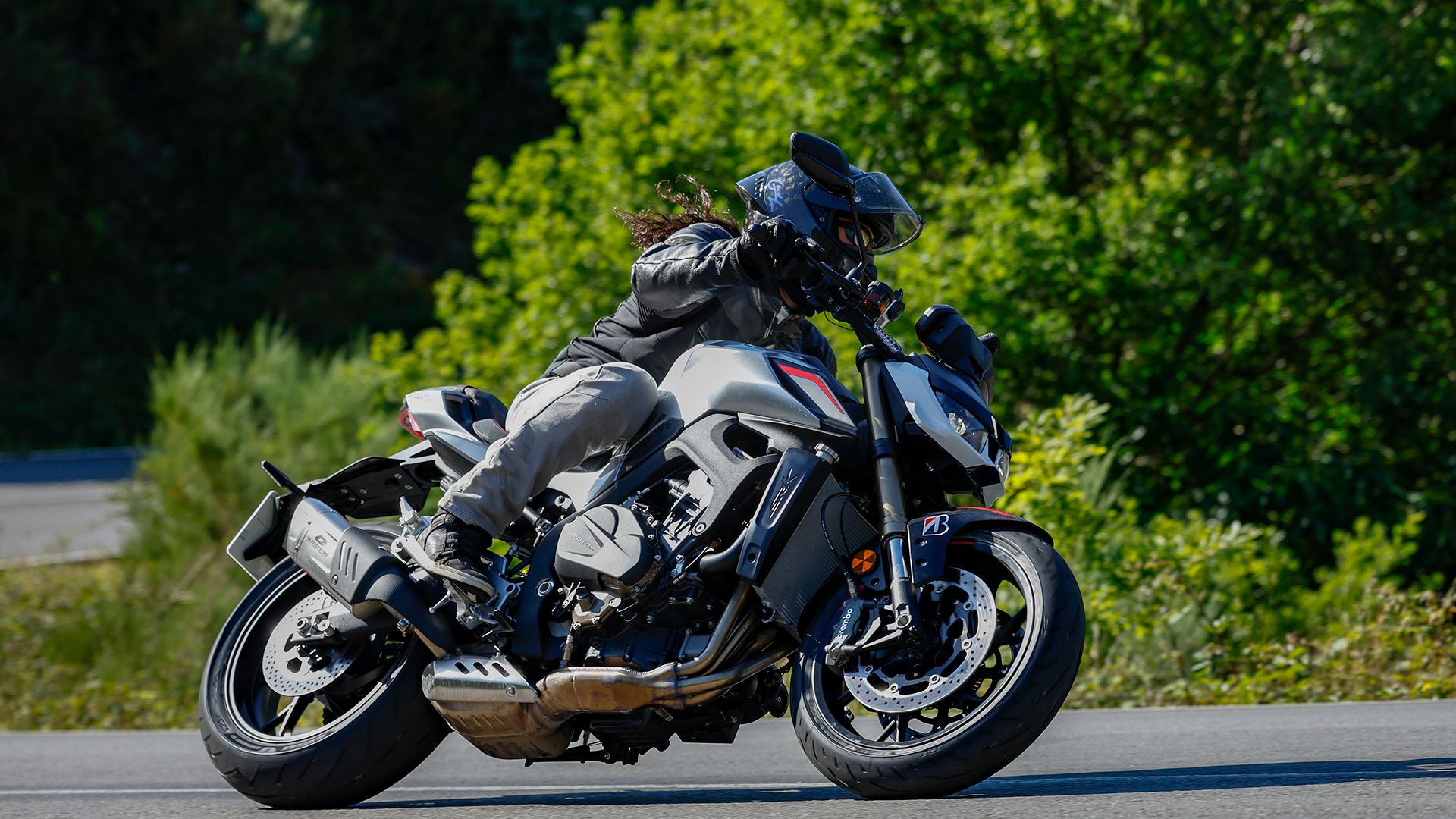 QJMotor SRK800 2026 Accion (5)