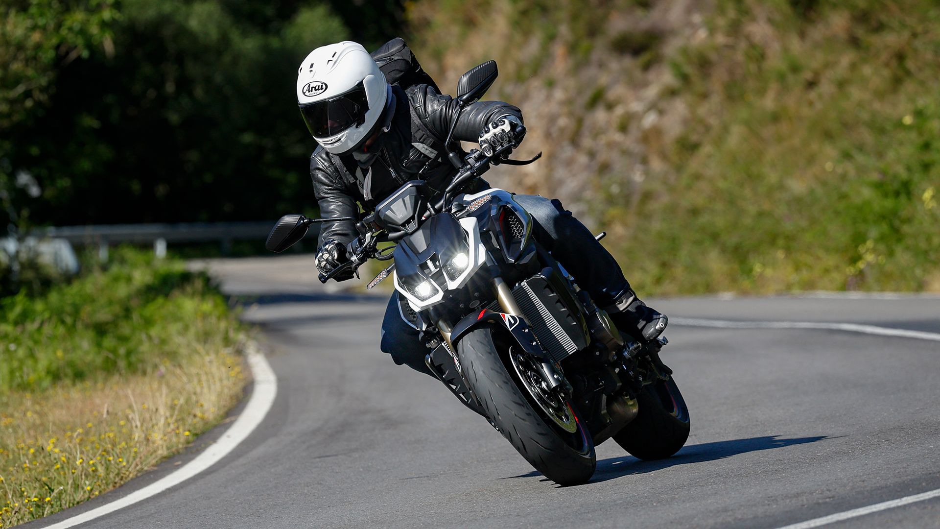 QJMotor SRK800 2026 Accion (6)