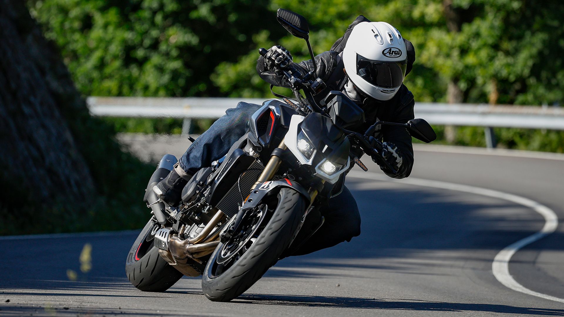 QJMotor SRK800 2026 Accion (9)