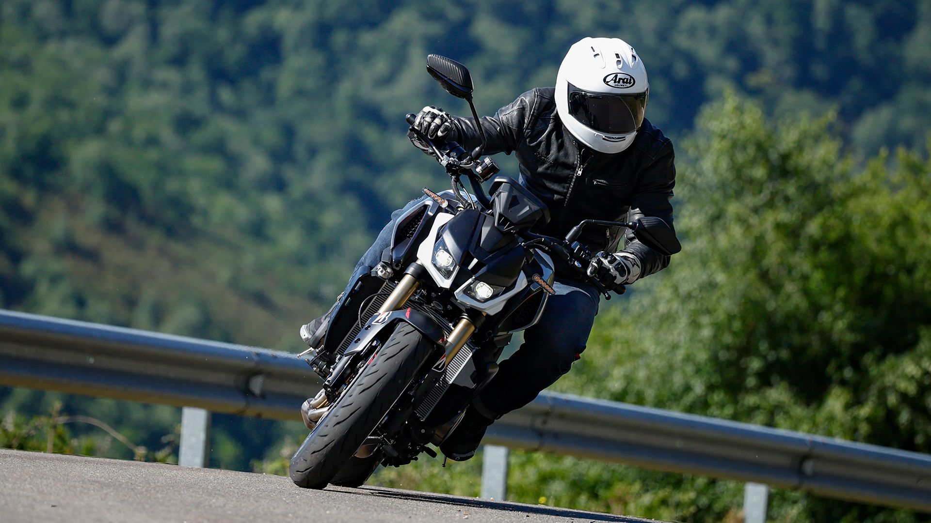 QJMotor SRK800 2026 Accion (14)