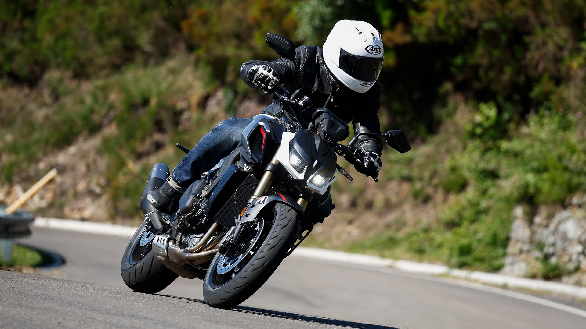 QJMotor SRK800 2026 Accion (22)