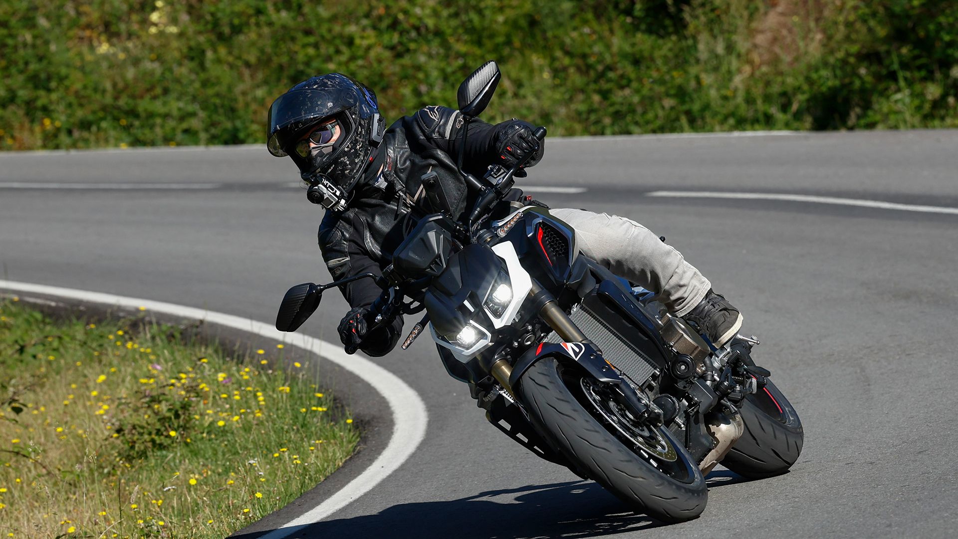 QJMotor SRK800 2026 Accion (26)
